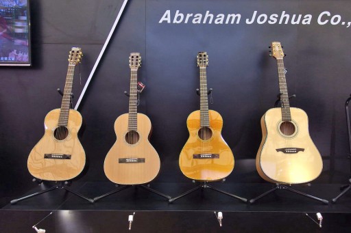 Abraham-Joshua-Guitar_004