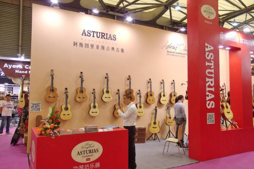 Asturias-Guitar_001