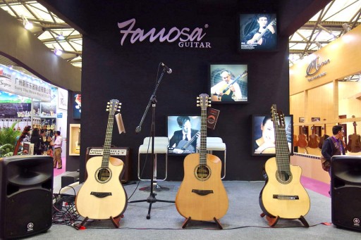 Famosa-Guitar_001